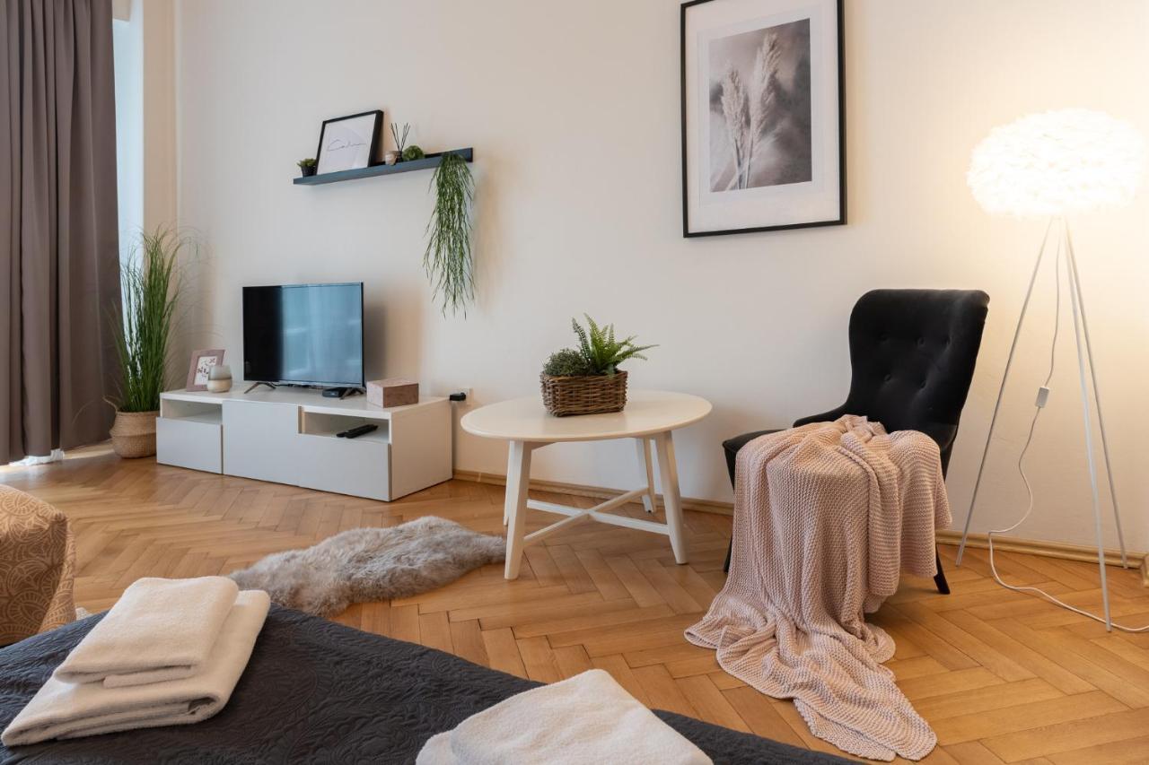 Luxury Apartment In Prime Location Praga Exterior foto