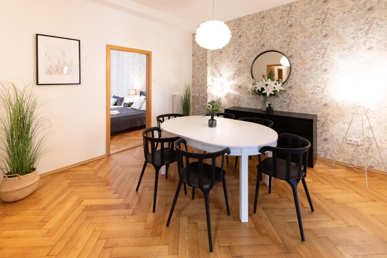 Luxury Apartment In Prime Location Praga Exterior foto