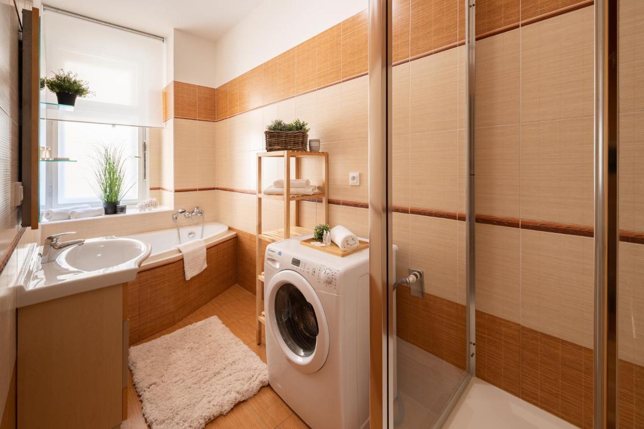 Luxury Apartment In Prime Location Praga Exterior foto